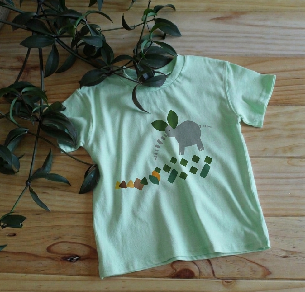 T-shirt infantil manga curta com estampa de elefante em verde mint – Gaga Shapes