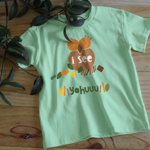 T-shirt infantil manga curta com estampa de mocho em verde mint – Gaga Shapes